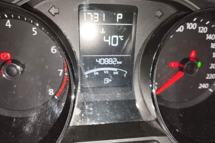 Used Volkswagen Gran Lavida 2017 1.6L Automatic Comfort Edition Odometer Close Up