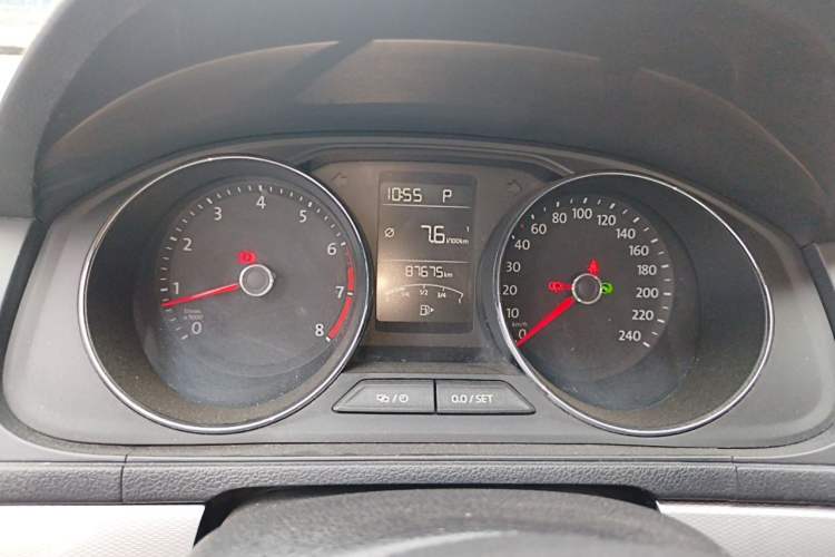 Used Volkswagen Gran Lavida 2017 180TSI DSG Comfort Edition Odometer Close Up
