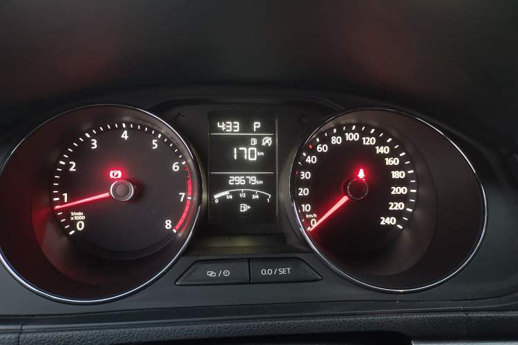 Used Volkswagen Gran Lavida 2017 180TSI DSG Comfort Edition Odometer Close Up