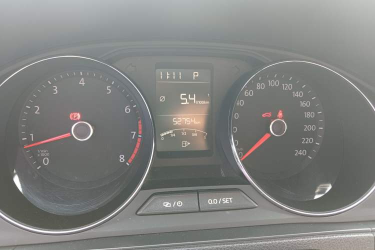Used Volkswagen Gran Lavida 2017 180TSI DSG Comfort Edition Odometer Close Up