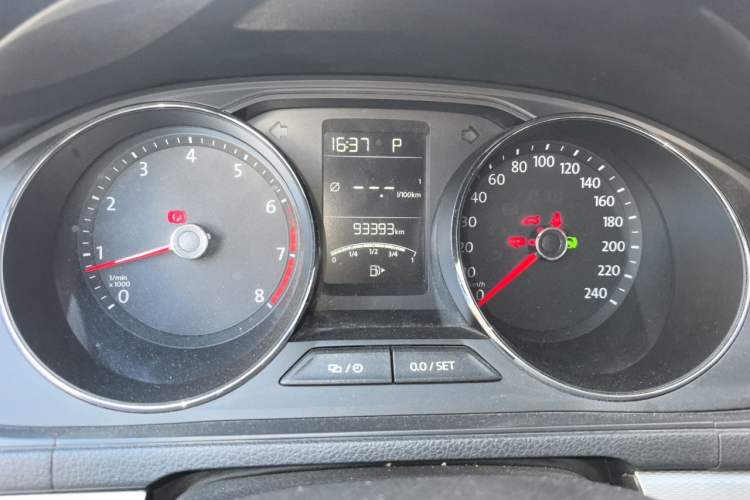 Used Volkswagen Gran Lavida 2017 230TSI DSG Comfort Edition Odometer Close Up