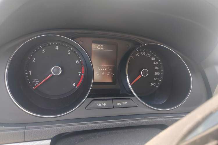 Used Volkswagen Gran Lavida 2017 180TSI DSG Comfort Edition Odometer Close Up