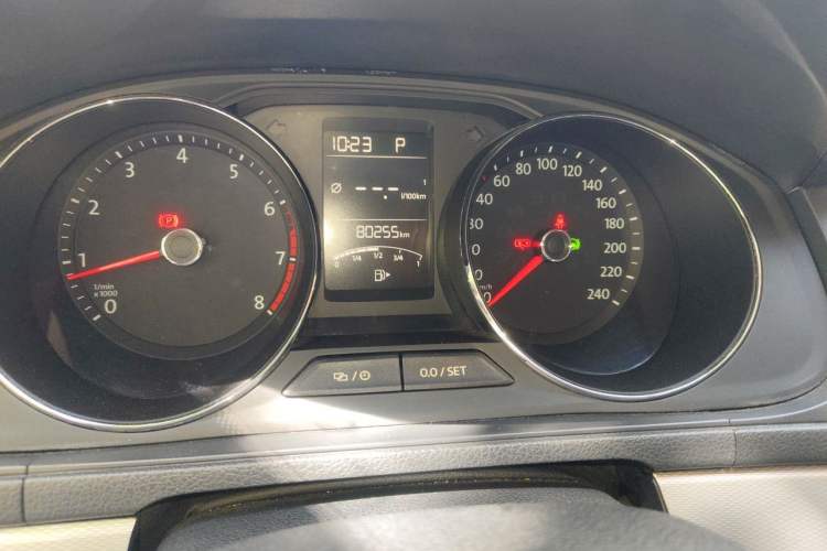 Used Volkswagen Gran Lavida 2017 180TSI DSG Comfort Edition Odometer Close Up