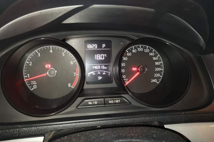 Used Volkswagen Gran Lavida 2017 1.6L Automatic Fashion Edition Odometer Close Up