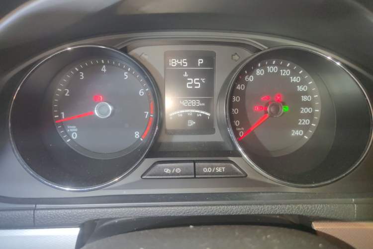 Used Volkswagen Gran Lavida 2017 180TSI DSG Comfort Edition Odometer Close Up