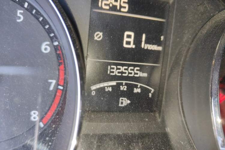 Used Volkswagen Gran Lavida 2017 1.6L Manual Comfort Edition Odometer Close Up