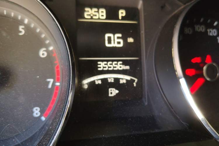 Used Volkswagen Gran Lavida 2017 180TSI DSG Comfort Edition Odometer Close Up