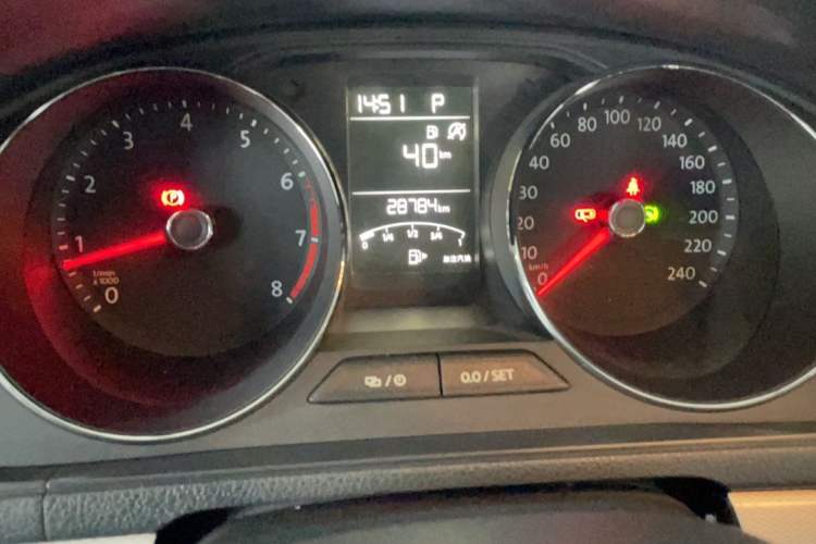 Used Volkswagen Gran Lavida 2017 180TSI DSG Comfort Edition Odometer Close Up
