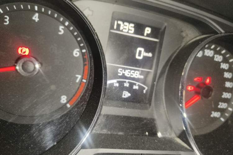 Used Volkswagen Gran Lavida 2017 180TSI DSG Comfort Edition Odometer Close Up