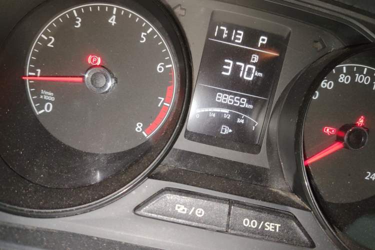 Used Volkswagen Gran Lavida 2017 1.6L Automatic Fashion Edition Odometer Close Up