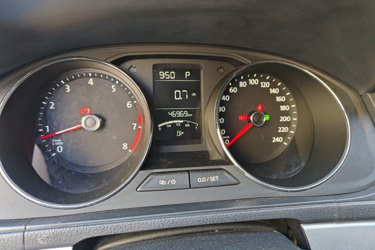 Used Volkswagen Gran Lavida 2017 230TSI DSG Comfort Edition Odometer Close Up