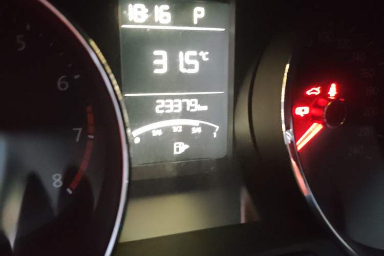 Used Volkswagen Gran Lavida 2017 180TSI DSG Comfort Edition Odometer Close Up