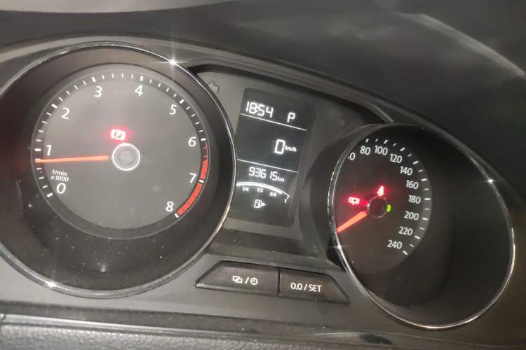 Used Volkswagen Gran Lavida 2017 230TSI DSG Comfort Edition Odometer Close Up