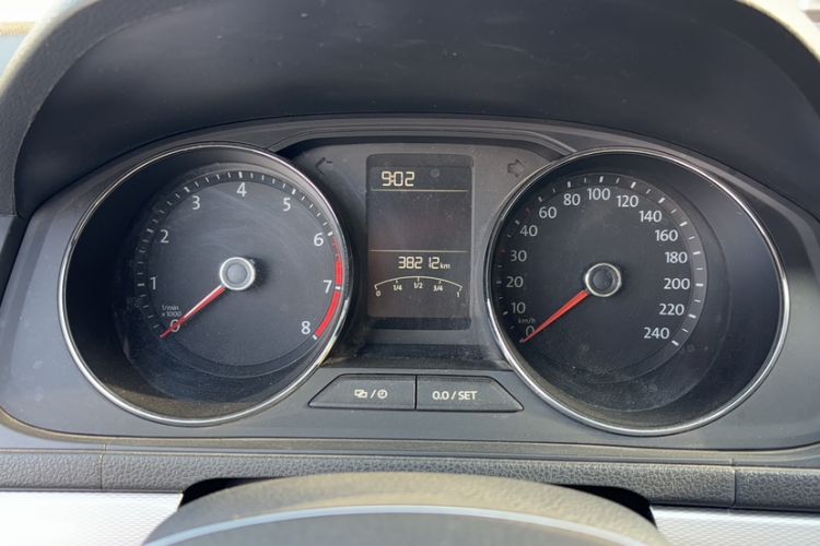 Used Volkswagen Gran Lavida 2017 180TSI DSG Comfort Edition Odometer Close Up