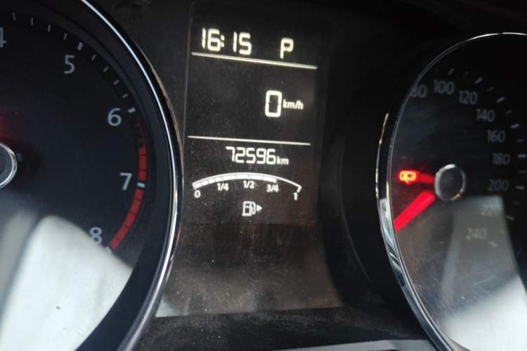 Used Volkswagen Gran Lavida 2017 1.6L Automatic Comfort Edition Odometer Close Up