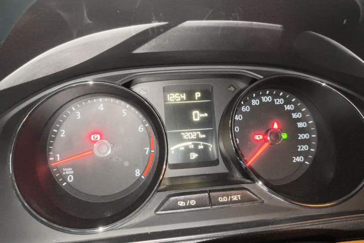 Used Volkswagen Gran Lavida 2017 180TSI DSG Comfort Edition Odometer Close Up