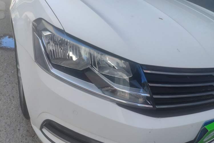 Used Volkswagen Gran Lavida 2017 180TSI DSG Comfort Edition Right Front Headlight