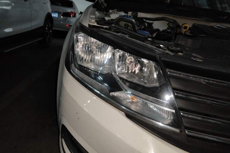 Used Volkswagen Gran Lavida 2017 230TSI DSG Comfort Edition Right Front Headlight