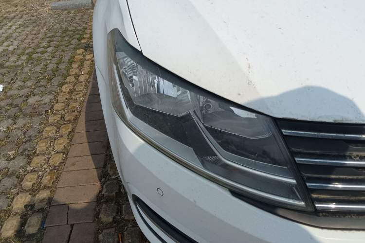 Used Volkswagen Gran Lavida 2017 180TSI DSG Comfort Edition Right Front Headlight