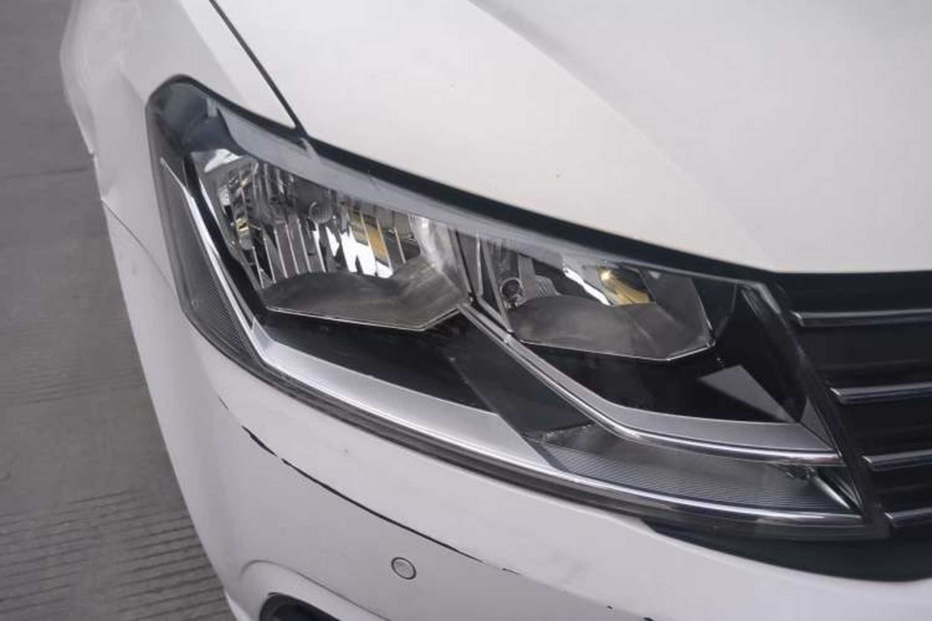 Used Volkswagen Gran Lavida 2017 180TSI DSG Comfort Edition Right Front Headlight