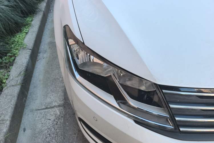 Used Volkswagen Gran Lavida 2017 230TSI DSG Comfort Edition Right Front Headlight