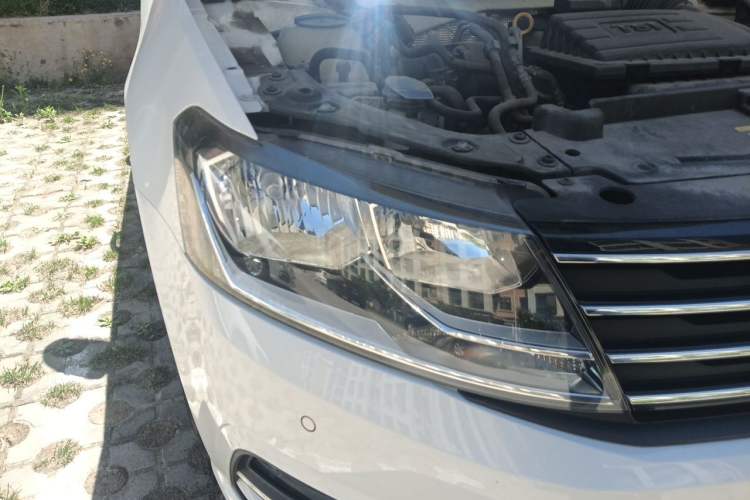 Used Volkswagen Gran Lavida 2017 180TSI DSG Comfort Edition Right Front Headlight