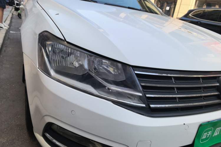 Used Volkswagen Gran Lavida 2017 230TSI DSG Comfort Edition Right Front Headlight