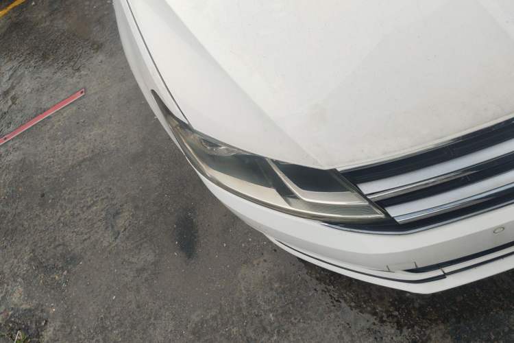 Used Volkswagen Gran Lavida 2017 180TSI DSG Comfort Edition Right Front Headlight