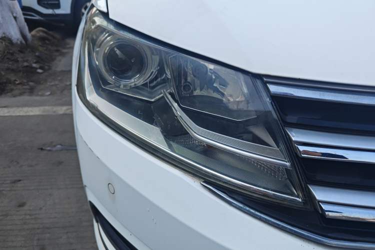 Used Volkswagen Gran Lavida 2017 180TSI DSG Comfort Edition Right Front Headlight