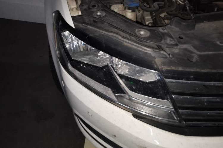Used Volkswagen Gran Lavida 2017 180TSI DSG Comfort Edition Right Front Headlight