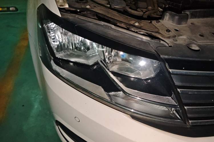 Used Volkswagen Gran Lavida 2017 180TSI DSG Comfort Edition Right Front Headlight