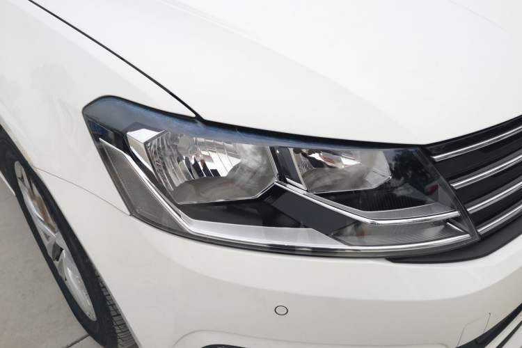 Used Volkswagen Gran Lavida 2017 230TSI DSG Comfort Edition Right Front Headlight