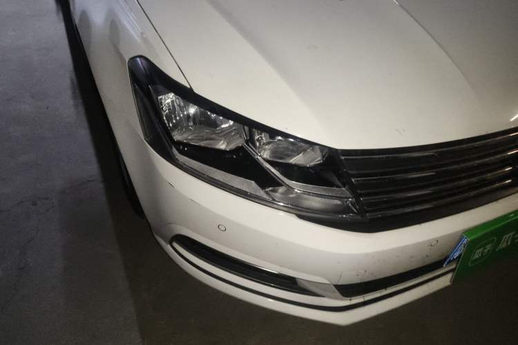 Used Volkswagen Gran Lavida 2017 180TSI DSG Comfort Edition Right Front Headlight