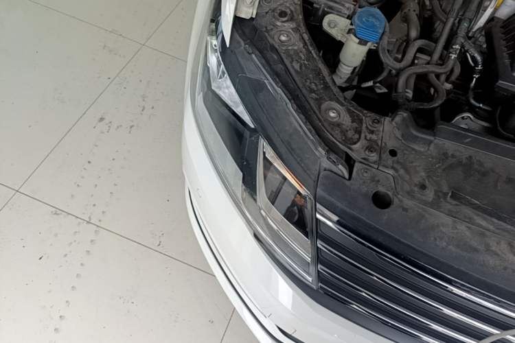 Used Volkswagen Gran Lavida 2017 230TSI DSG Comfort Edition Right Front Headlight