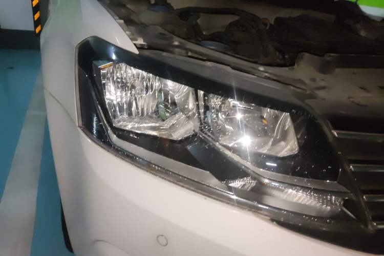 Used Volkswagen Gran Lavida 2017 230TSI DSG Comfort Edition Right Front Headlight