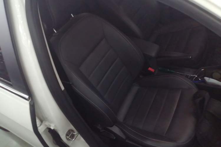 Used Volkswagen Gran Lavida 2017 230TSI DSG Comfort Edition Right Front Seat