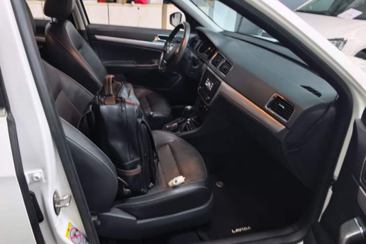 Used Volkswagen Gran Lavida 2017 1.6L Automatic Comfort Edition Right Front Seat