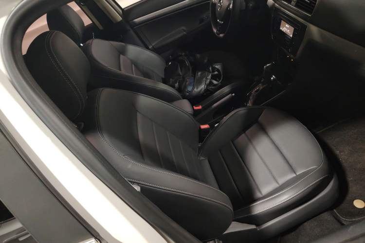 Used Volkswagen Gran Lavida 2017 1.6L Automatic Comfort Edition Right Front Seat