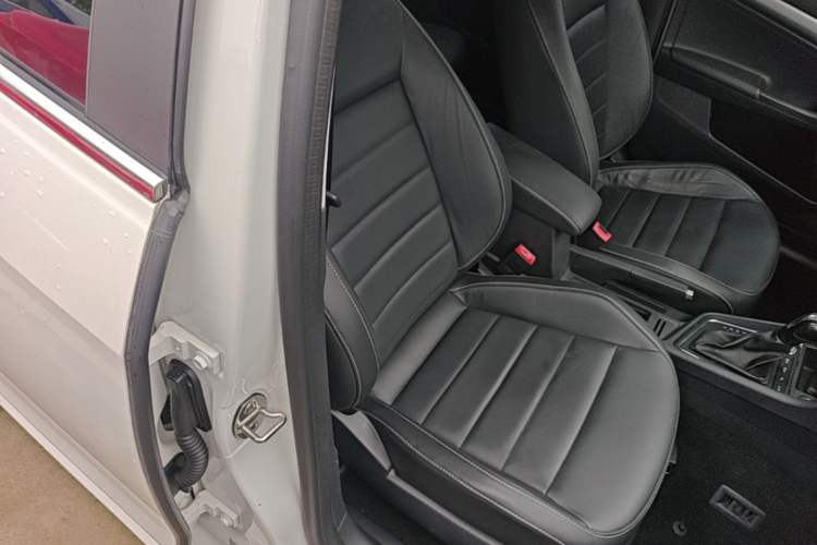 Used Volkswagen Gran Lavida 2017 230TSI DSG Comfort Edition Right Front Seat