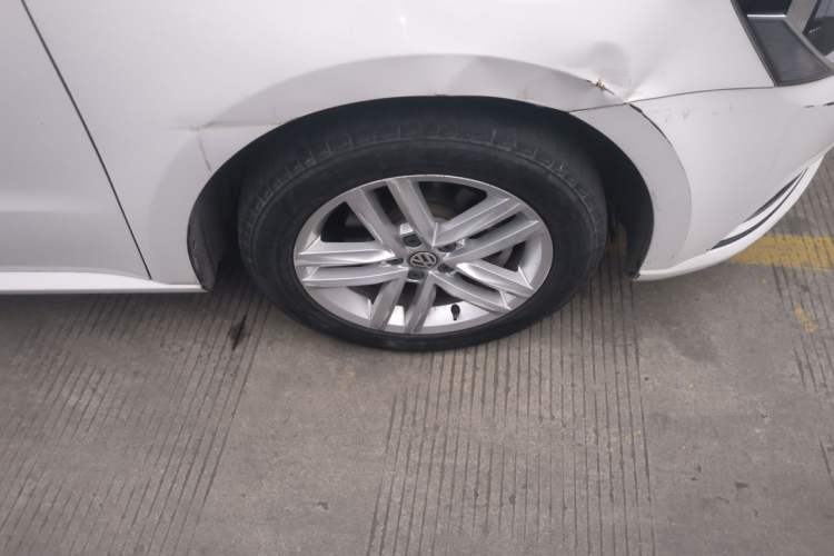 Used Volkswagen Gran Lavida 2017 180TSI DSG Comfort Edition Right Front Wheel Hub