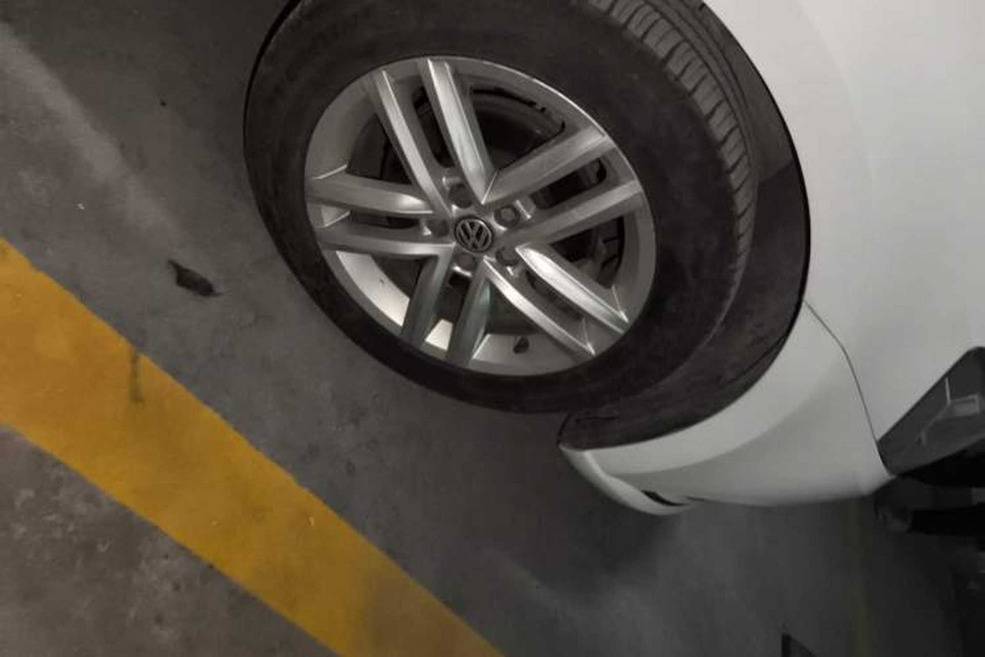 Used Volkswagen Gran Lavida 2017 230TSI DSG Comfort Edition Right Front Wheel Hub