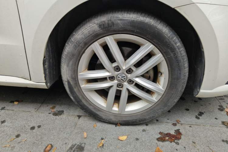 Used Volkswagen Gran Lavida 2017 230TSI DSG Comfort Edition Right Front Wheel Hub