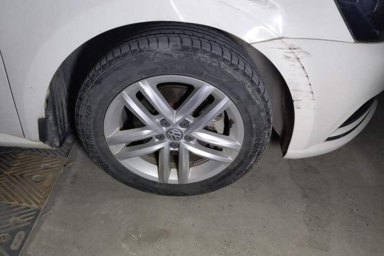Used Volkswagen Gran Lavida 2017 180TSI DSG Comfort Edition Right Front Wheel Hub