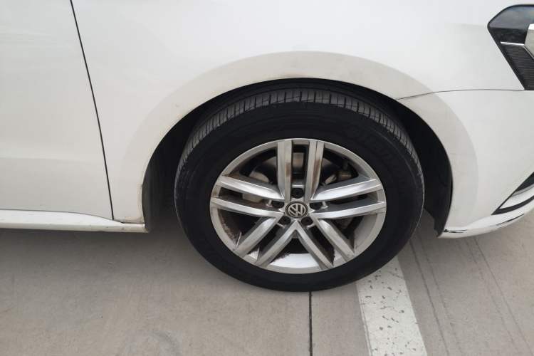 Used Volkswagen Gran Lavida 2017 230TSI DSG Comfort Edition Right Front Wheel Hub