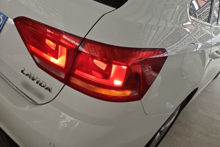 Used Volkswagen Gran Lavida 2017 180TSI DSG Comfort Edition Right Rear Taillight