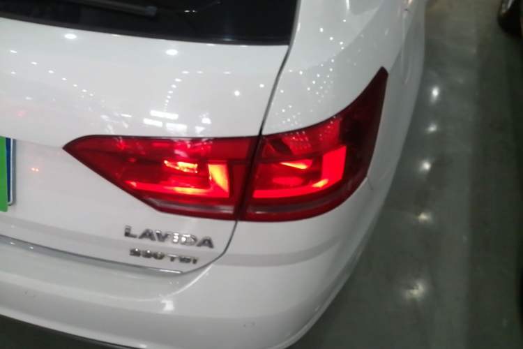 Used Volkswagen Gran Lavida 2017 230TSI DSG Comfort Edition Right Rear Taillight