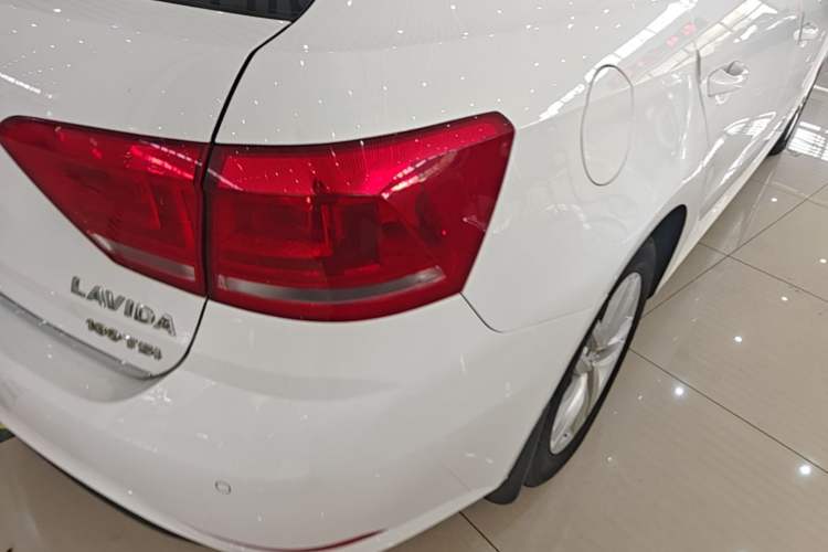 Used Volkswagen Gran Lavida 2017 180TSI DSG Comfort Edition Right Rear Taillight