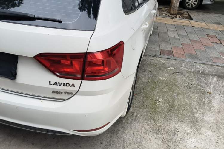 Used Volkswagen Gran Lavida 2017 230TSI DSG Comfort Edition Right Rear Taillight