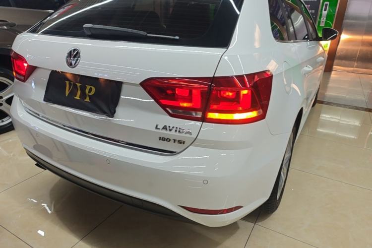 Used Volkswagen Gran Lavida 2017 180TSI DSG Comfort Edition Right Rear Taillight