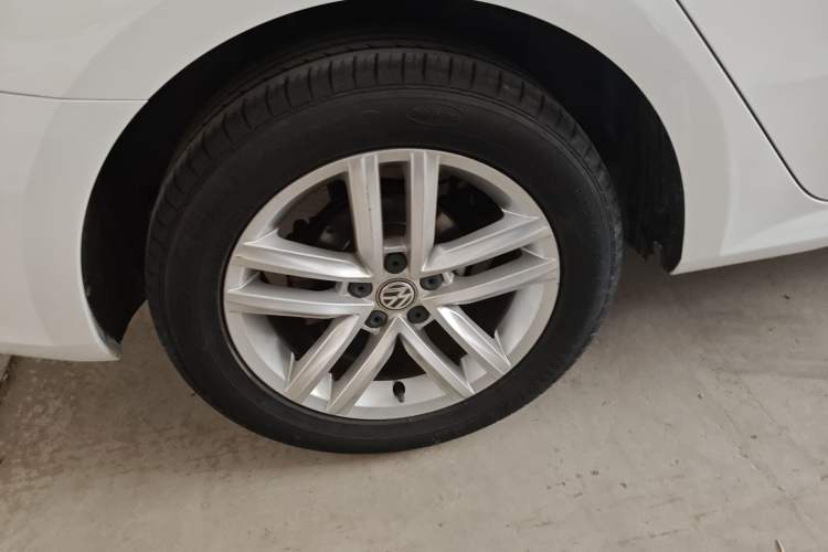 Used Volkswagen Gran Lavida 2017 180TSI DSG Comfort Edition Right Rear Wheel Hub